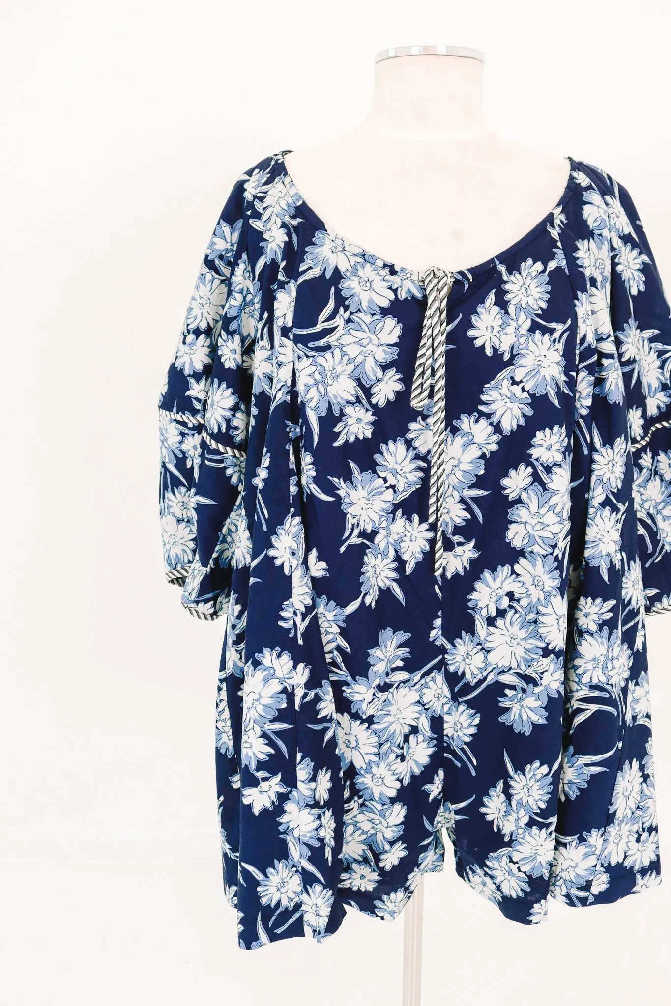 Falling Fast Romper - Navy